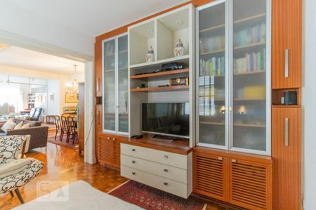 Apartamento para alugar com 210m², 3 quartos e 1 vaga Apartamento para alugar com 210m², 3 quartos e 1 vagaSala - Sala de TV