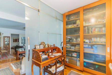 Apartamento para alugar com 210m², 3 quartos e 1 vaga Apartamento para alugar com 210m², 3 quartos e 1 vagaSala - Escritório