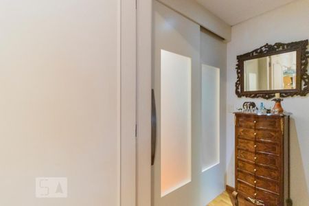 Apartamento para alugar com 210m², 3 quartos e 1 vaga Apartamento para alugar com 210m², 3 quartos e 1 vagaSuíte 2 - Hall