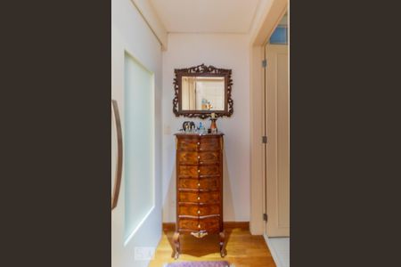 Apartamento para alugar com 210m², 3 quartos e 1 vaga Apartamento para alugar com 210m², 3 quartos e 1 vagaSuíte 2 - Hall