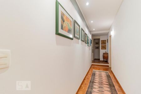 Apartamento para alugar com 210m², 3 quartos e 1 vaga Apartamento para alugar com 210m², 3 quartos e 1 vagaCorredor