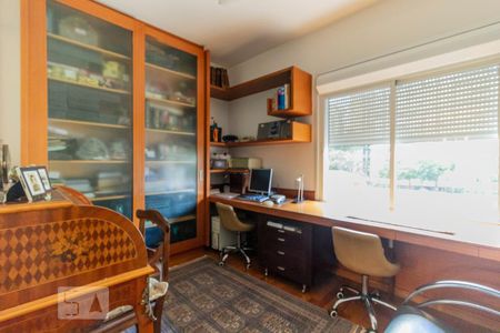 Apartamento para alugar com 210m², 3 quartos e 1 vaga Apartamento para alugar com 210m², 3 quartos e 1 vagaSala - Escritório