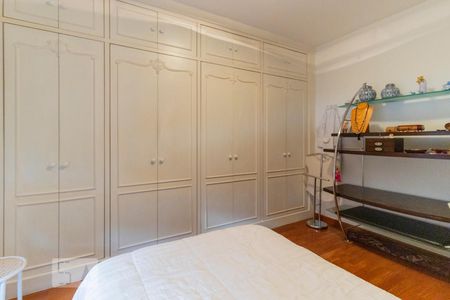 Apartamento para alugar com 210m², 3 quartos e 1 vaga Apartamento para alugar com 210m², 3 quartos e 1 vagaSuíte 2 - Armário