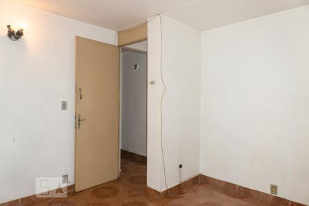 Quarto 02 de apartamento para alugar com 2 quartos, 50m² em Conjunto Residencial José Bonifácio, São Paulo