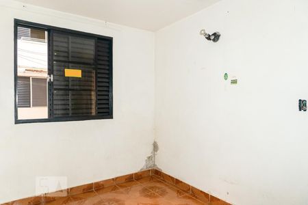 Quarto 01 de apartamento para alugar com 2 quartos, 50m² em Conjunto Residencial José Bonifácio, São Paulo