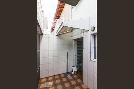 Quintal de casa à venda com 2 quartos, 120m² em Vila Roque, São Paulo