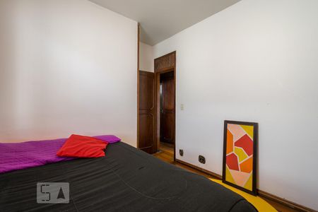 Quarto 1 de apartamento para alugar com 2 quartos, 54m² em Padre Eustáquio, Belo Horizonte