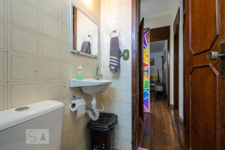 Banheiro de apartamento para alugar com 2 quartos, 54m² em Padre Eustáquio, Belo Horizonte