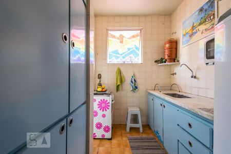 Cozinha de apartamento à venda com 2 quartos, 54m² em Padre Eustáquio, Belo Horizonte