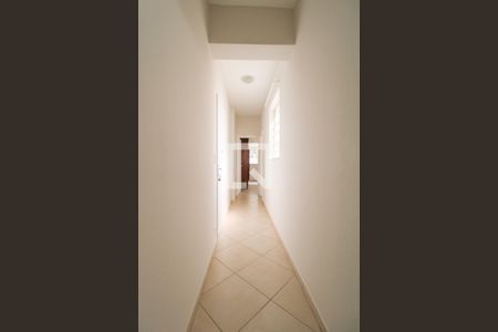 Corredor  de apartamento à venda com 2 quartos, 55m² em Centro, Campinas