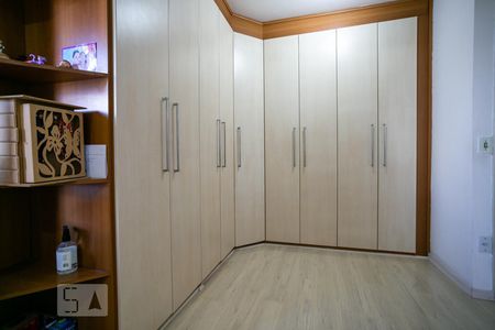 Closet da suíte de apartamento à venda com 3 quartos, 140m² em Parque Maria Domitila, São Paulo