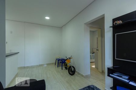 Sala de apartamento para alugar com 2 quartos, 58m² em Jardim Henriqueta, Taboão da Serra