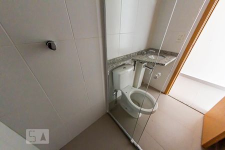 Banheiro de kitnet/studio para alugar com 1 quarto, 20m² em República, São Paulo