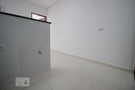 Cozinha de apartamento para alugar com 1 quarto, 35m² em Vila Carbone, São Paulo