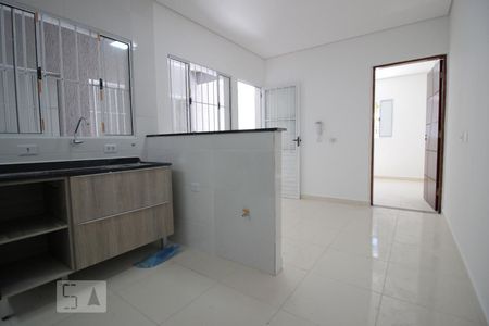 Cozinha de apartamento para alugar com 1 quarto, 35m² em Vila Carbone, São Paulo