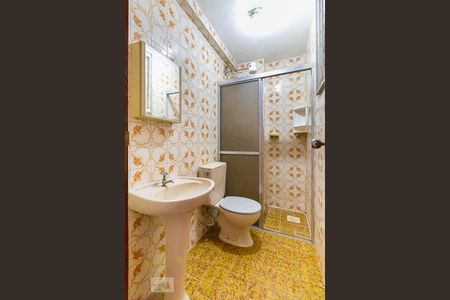 Banheiro de kitnet/studio para alugar com 1 quarto, 36m² em Cambuí, Campinas