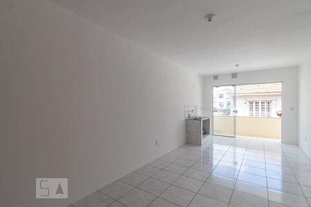 Sala/Cozinha de apartamento para alugar com 1 quarto, 50m² em Navegantes, Porto Alegre