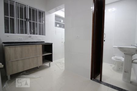 Cozinha de kitnet/studio para alugar com 1 quarto, 35m² em Vila Carbone, São Paulo