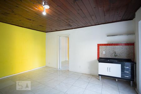 Sala de casa de condomínio para alugar com 2 quartos, 75m² em Medianeira, Porto Alegre