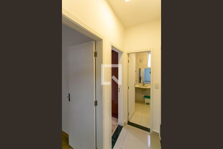 Corredor de apartamento para alugar com 3 quartos, 68m² em Indaiá, Belo Horizonte