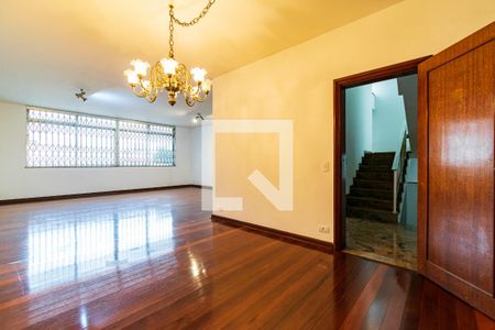 Sala de casa para alugar com 4 quartos, 300m² em Chácara Inglesa, São Paulo