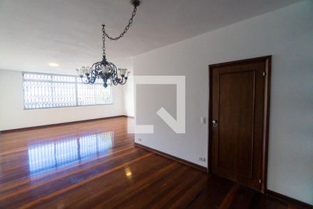 Sala de casa para alugar com 4 quartos, 300m² em Chácara Inglesa, São Paulo