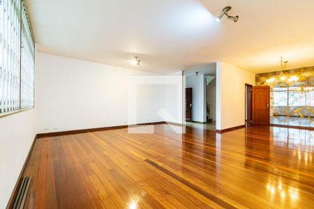 Sala de casa para alugar com 4 quartos, 300m² em Chácara Inglesa, São Paulo