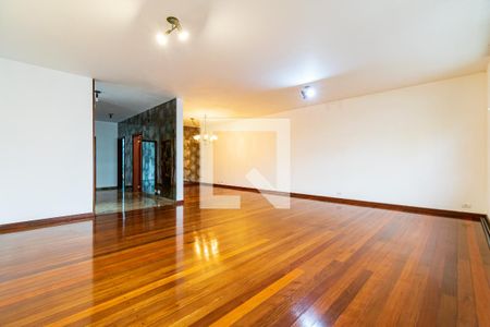 Sala de casa para alugar com 4 quartos, 300m² em Chácara Inglesa, São Paulo