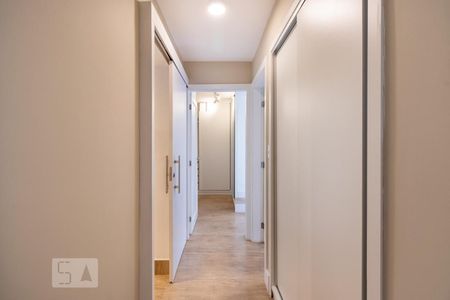 Corredor de apartamento para alugar com 2 quartos, 80m² em Vila Nova Conceição, São Paulo