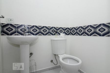 Lavabo de casa para alugar com 2 quartos, 75m² em Perdizes, São Paulo