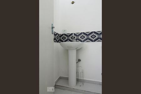 Detalhe lavabo de casa para alugar com 2 quartos, 75m² em Perdizes, São Paulo