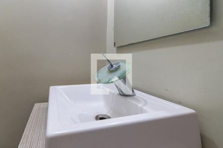 Lavabo  de casa de condomínio à venda com 2 quartos, 57m² em Vila Pierina, São Paulo