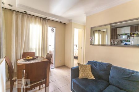 Sala de estar de apartamento à venda com 2 quartos, 55m² em Taboão, São Bernardo do Campo