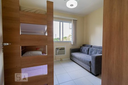 Quarto de apartamento à venda com 2 quartos, 63m² em Camorim, Rio de Janeiro