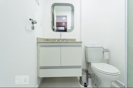 Banheiro de kitnet/studio para alugar com 1 quarto, 25m² em Consolação, São Paulo