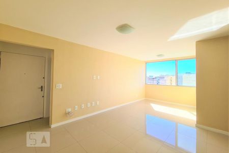 Apartamento à venda com 70m², 2 quartos e 1 vagaSala