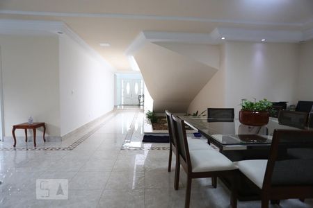 Sala de casa para alugar com 4 quartos, 450m² em Parque dos Príncipes, São Paulo