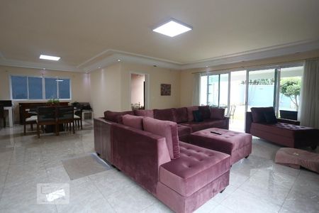 Sala de casa para alugar com 4 quartos, 450m² em Parque dos Príncipes, São Paulo