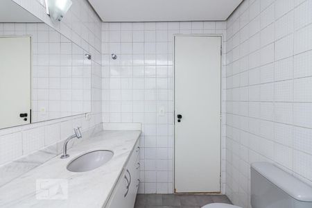 Banheiro de apartamento para alugar com 1 quarto, 35m² em Pompeia, São Paulo