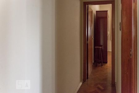 Corredor  de apartamento à venda com 2 quartos, 74m² em Tijuca, Rio de Janeiro