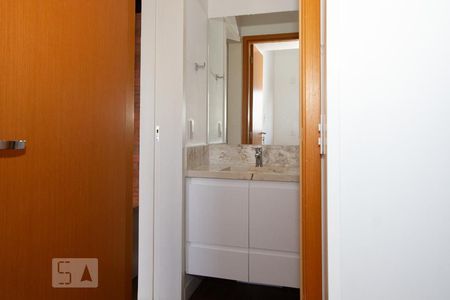 Banheiro de kitnet/studio para alugar com 1 quarto, 43m² em Santana, São Paulo