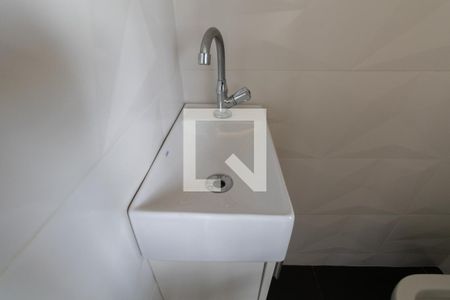 Lavabo de apartamento para alugar com 2 quartos, 70m² em Parque Paineiras, São Paulo