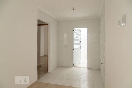 Sala e cozinha de apartamento para alugar com 2 quartos, 40m² em Cidade Antônio Estevão de Carvalho, São Paulo