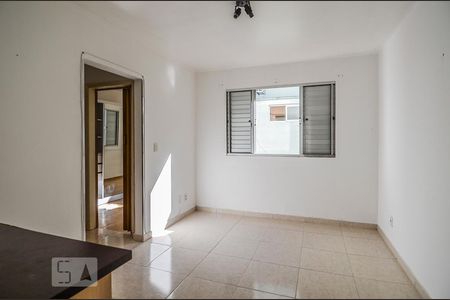 Sala de apartamento para alugar com 1 quarto, 43m² em Partenon, Porto Alegre