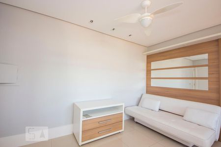 Sala  de apartamento à venda com 2 quartos, 68m² em Jardim do Salso, Porto Alegre