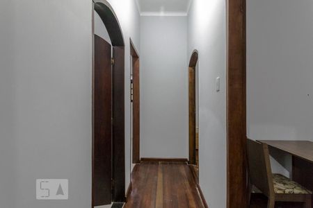 Corredor de casa para alugar com 2 quartos, 90m² em Vila Industrial, Mogi das Cruzes