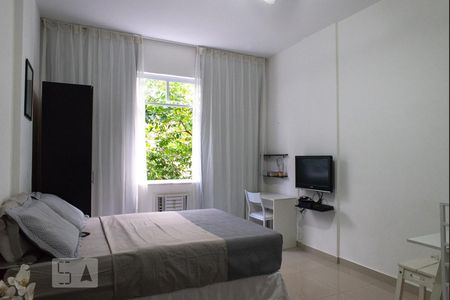 Sala/ Quarto  de kitnet/studio para alugar com 1 quarto, 28m² em Leme, Rio de Janeiro