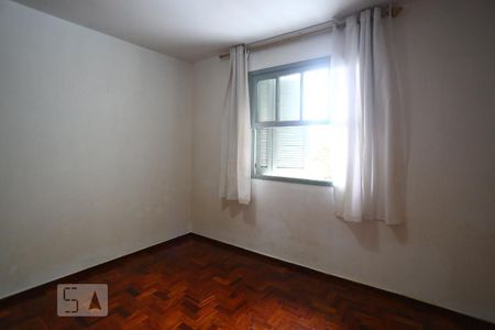 Quarto 1 de casa para alugar com 3 quartos, 80m² em Vila Butantã, São Paulo