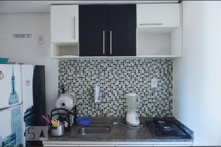 Cozinha de apartamento para alugar com 1 quarto, 33m² em Barra, Salvador