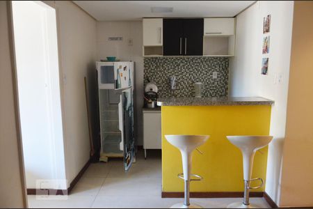 Cozinha de apartamento para alugar com 1 quarto, 33m² em Barra, Salvador